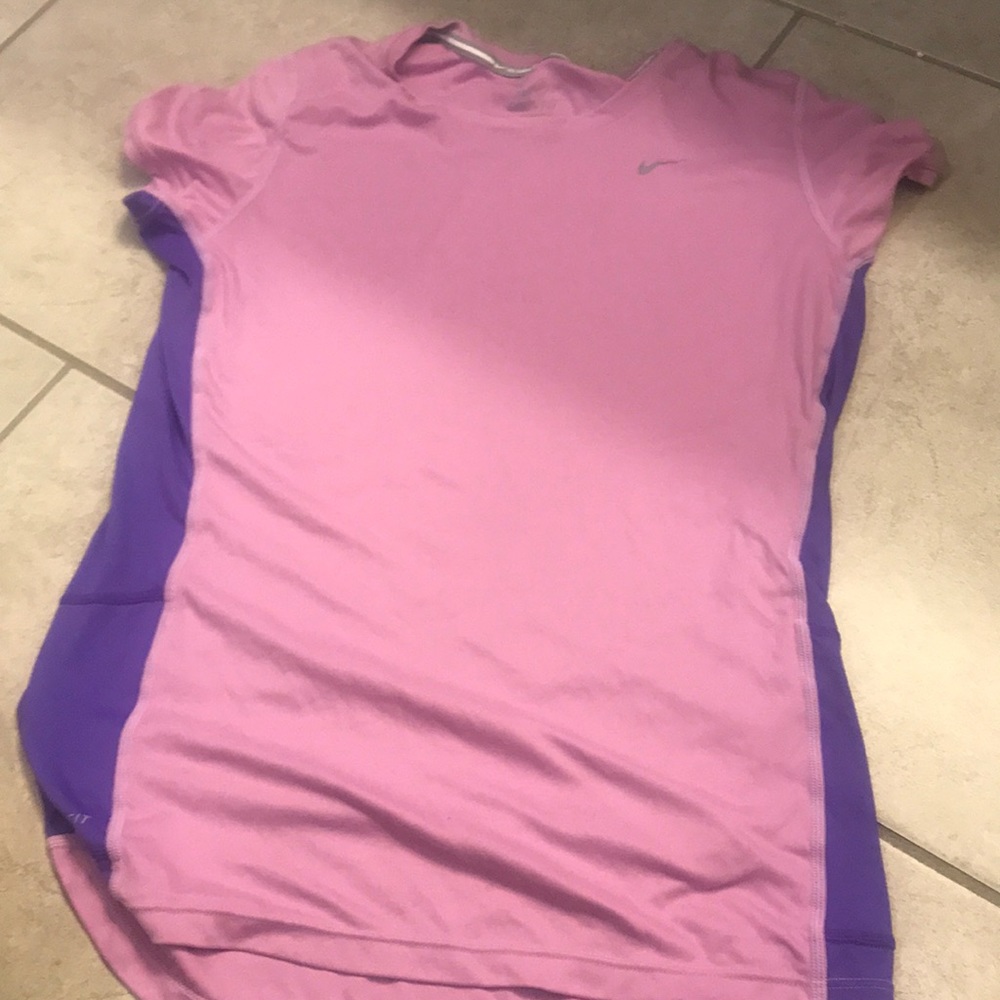 Nike dri fit top women’s medium
